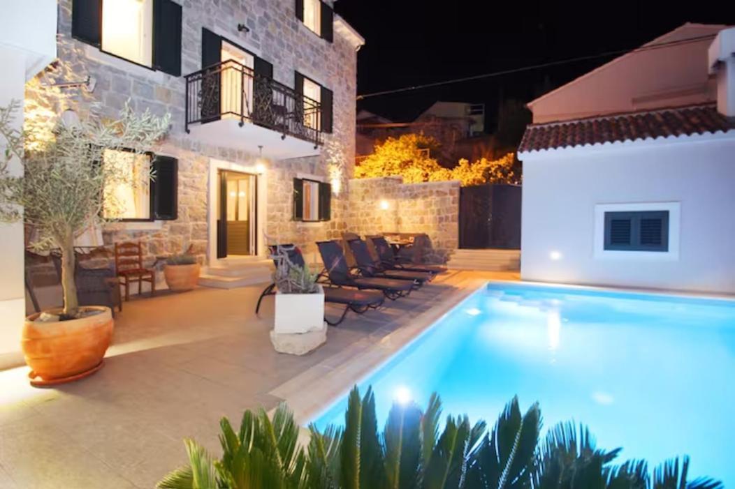 Villa Filipetti With Heated Pool Макарска Экстерьер фото