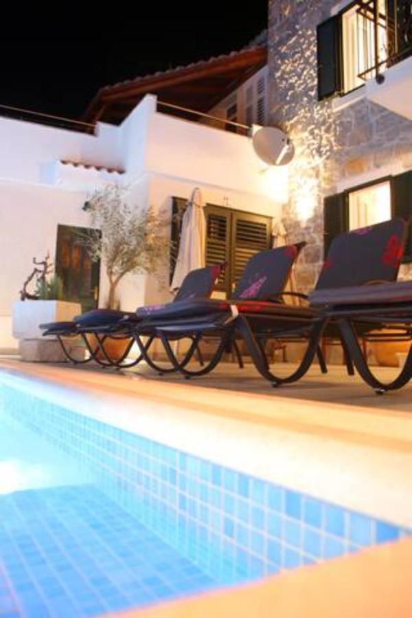 Villa Filipetti With Heated Pool Макарска Экстерьер фото