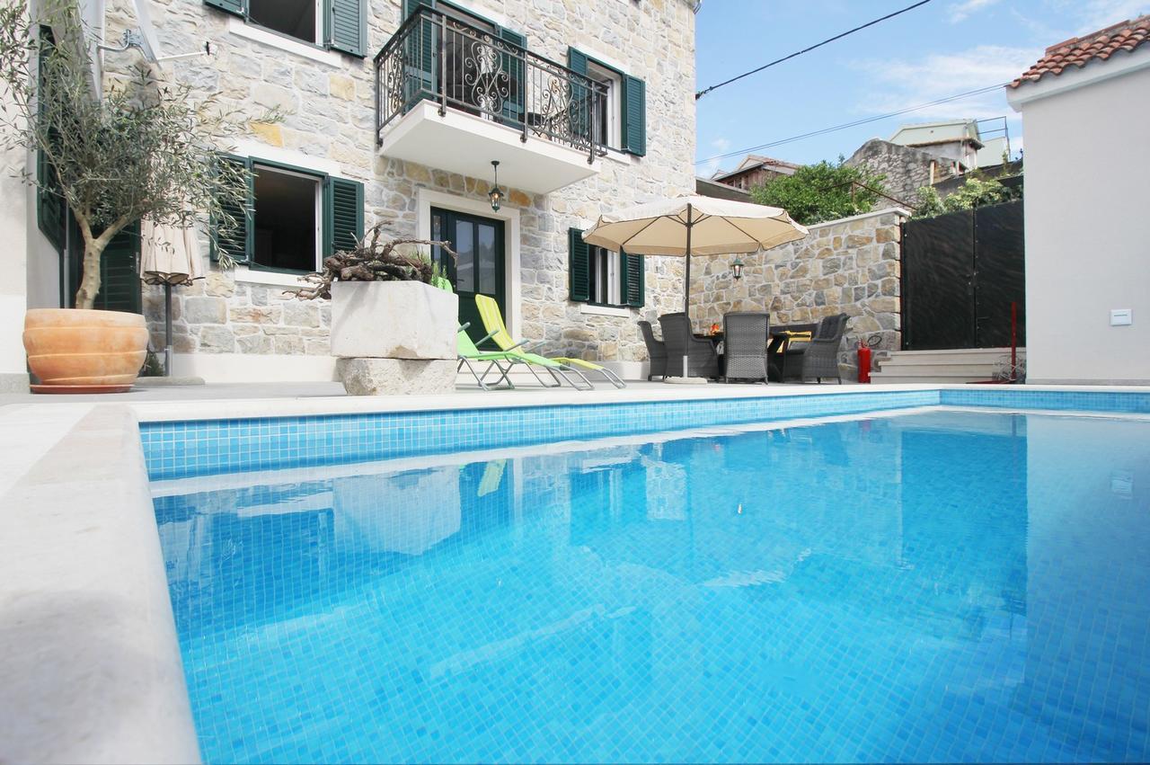 Villa Filipetti With Heated Pool Макарска Экстерьер фото