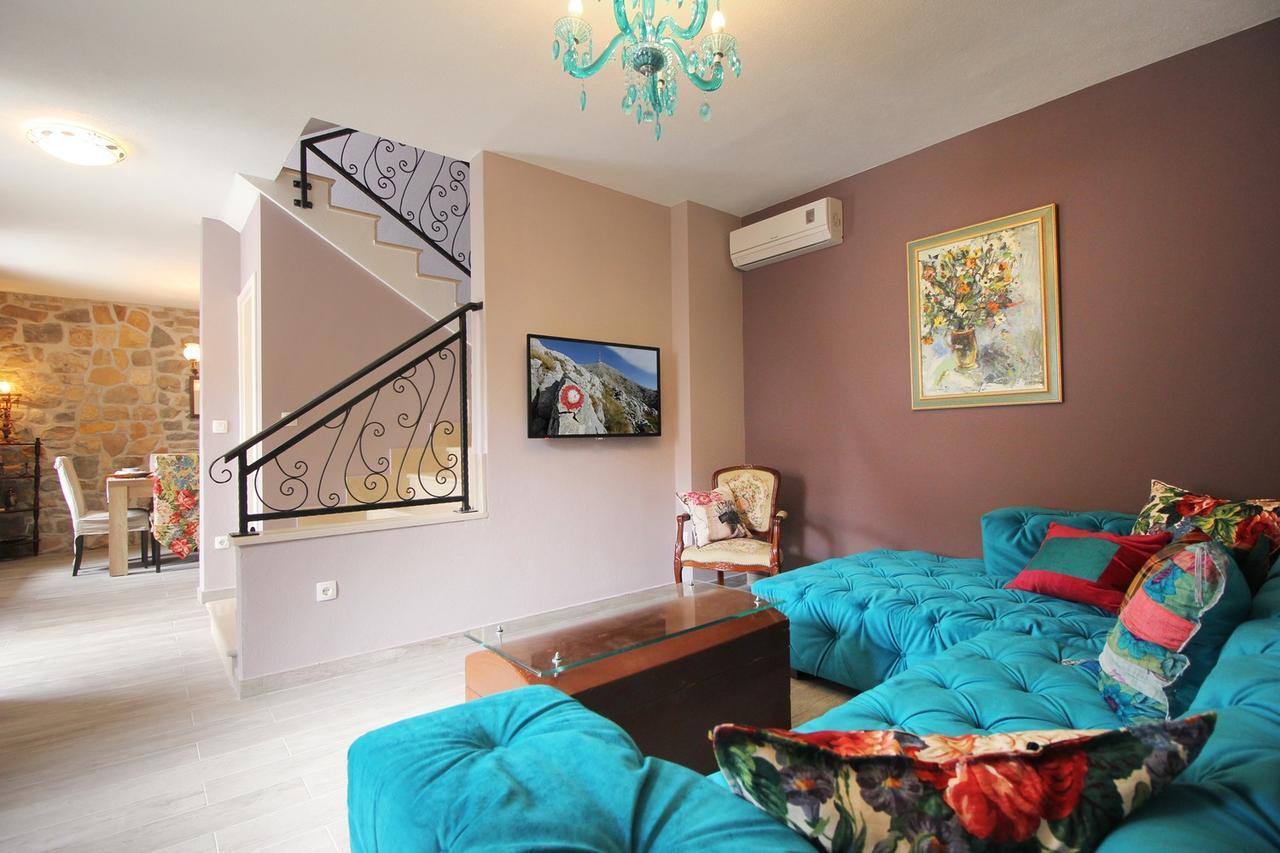 Villa Filipetti With Heated Pool Макарска Экстерьер фото
