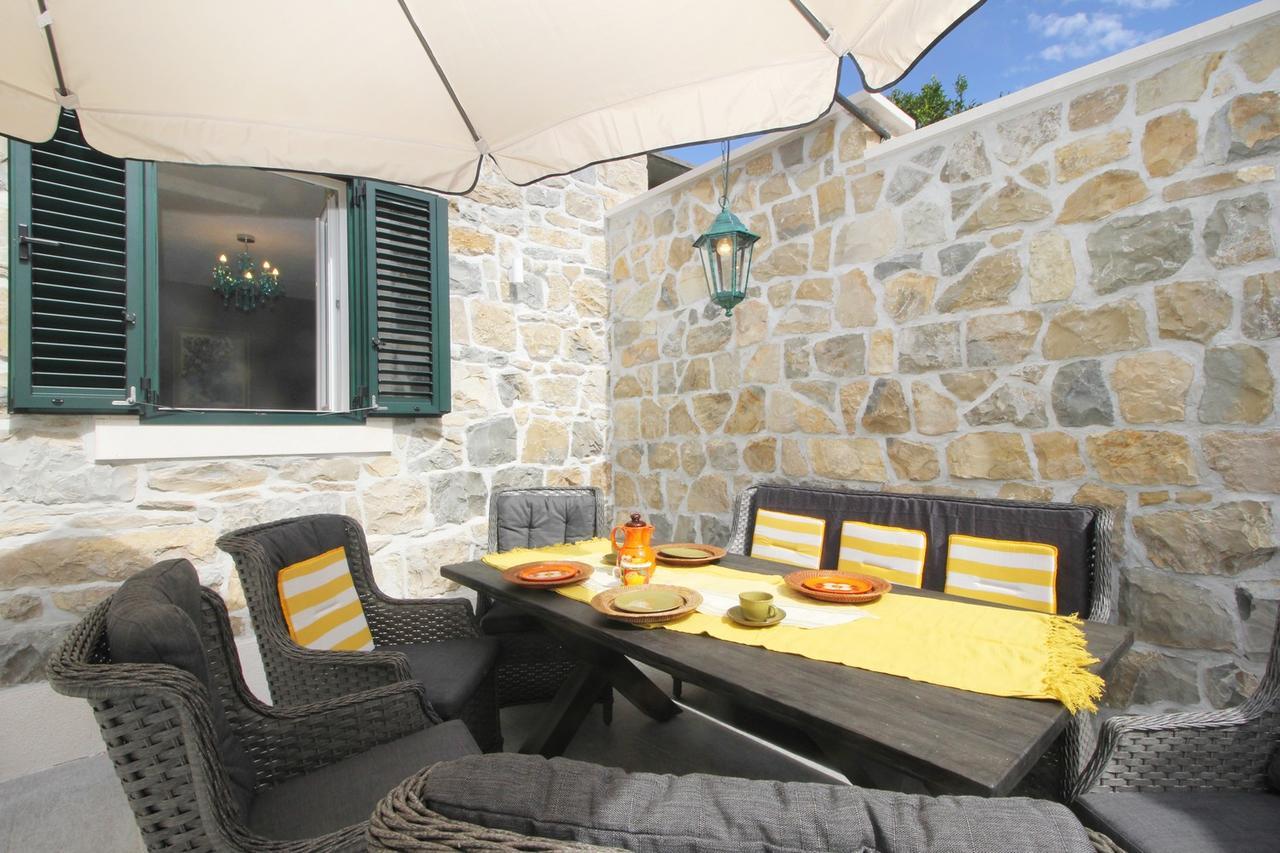Villa Filipetti With Heated Pool Макарска Экстерьер фото