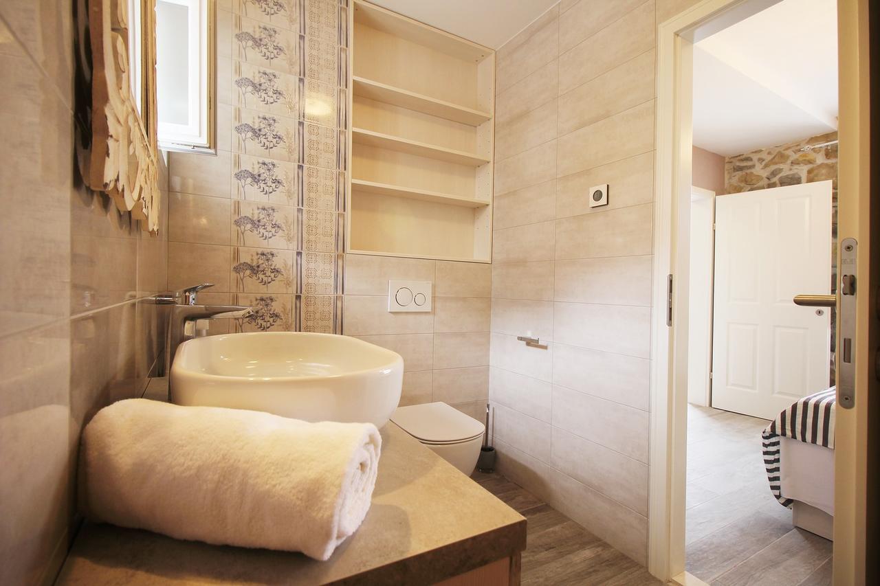 Villa Filipetti With Heated Pool Макарска Экстерьер фото